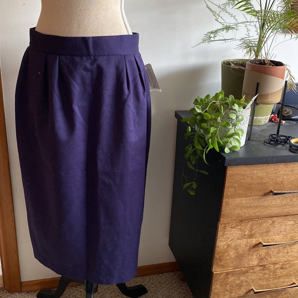 Vintage Dresses & Skirts - NWT vintage wool skirt with pockets